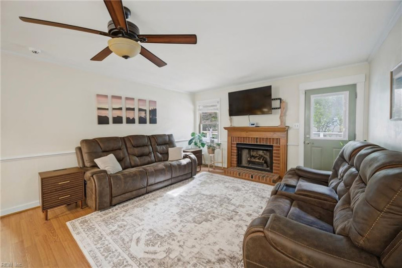 Photo 3 of 44 residential for sale in Chesapeake virginia
