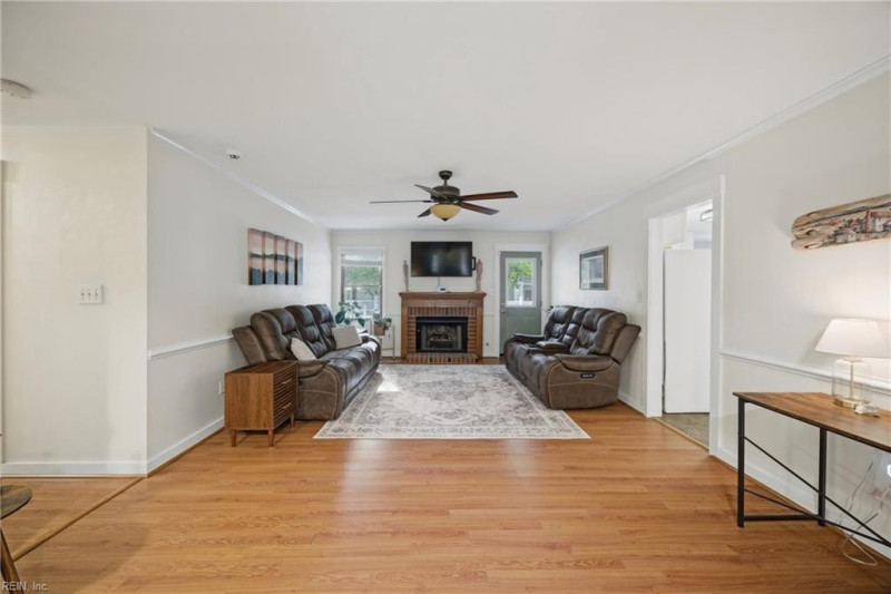 Photo 4 of 44 residential for sale in Chesapeake virginia