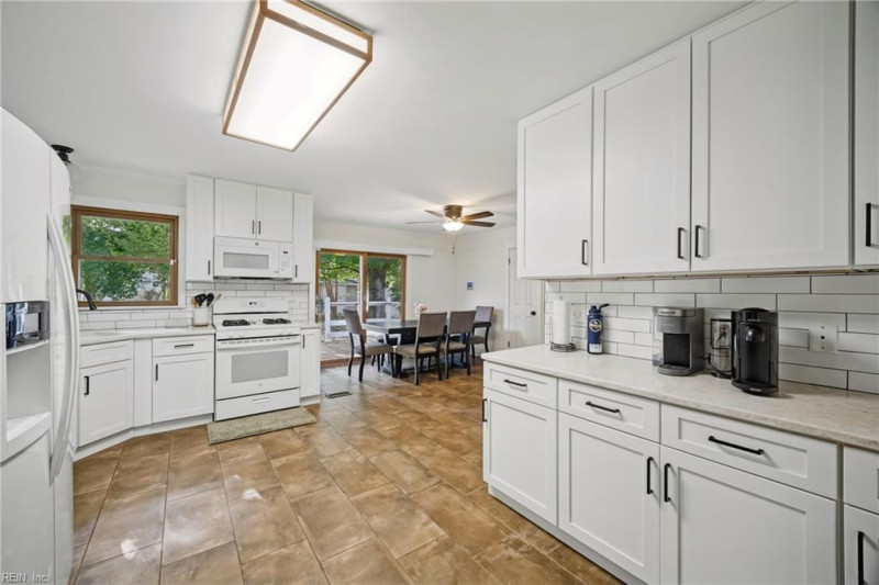 Photo 8 of 44 residential for sale in Chesapeake virginia