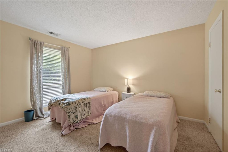 Photo 13 of 22 residential for sale in Virginia Beach virginia
