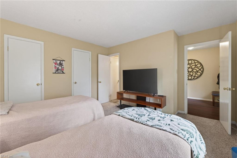 Photo 14 of 22 residential for sale in Virginia Beach virginia