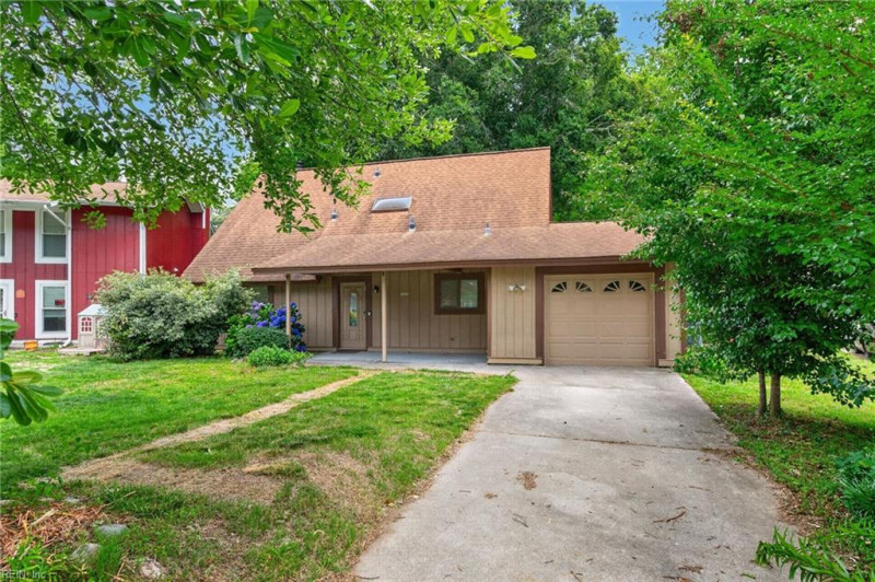 Photo 2 of 22 residential for sale in Virginia Beach virginia