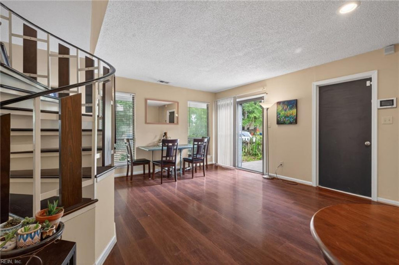 Photo 5 of 22 residential for sale in Virginia Beach virginia