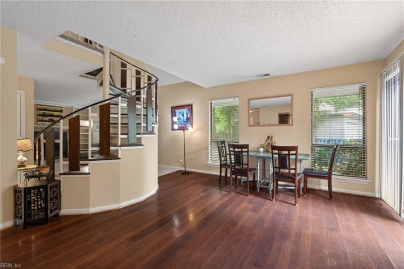 Photo 6 of 22 residential for sale in Virginia Beach virginia