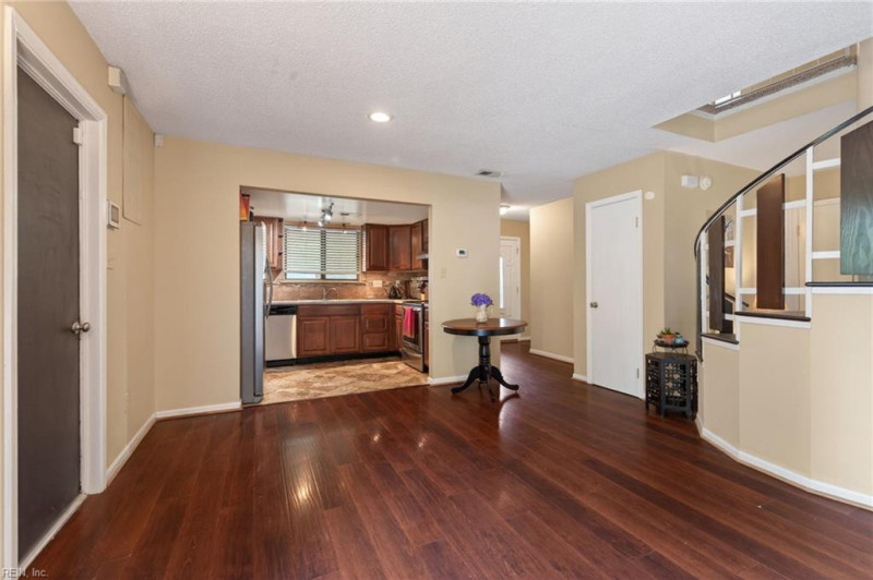 Photo 7 of 22 residential for sale in Virginia Beach virginia