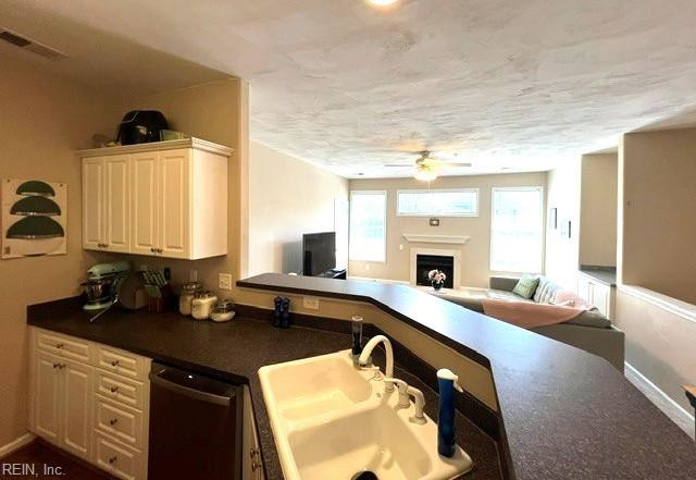 Photo 7 of 24 residential for sale in Virginia Beach virginia