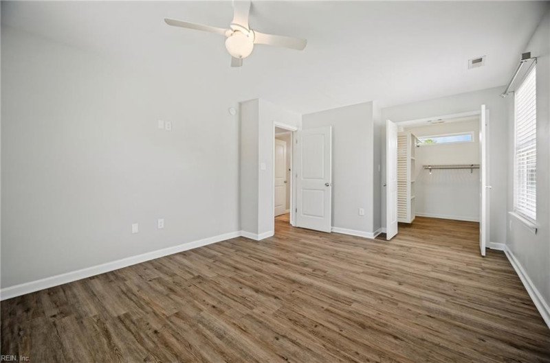 Photo 10 of 38 residential for sale in Norfolk virginia