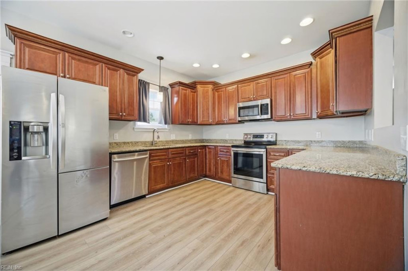 Photo 3 of 38 residential for sale in Norfolk virginia