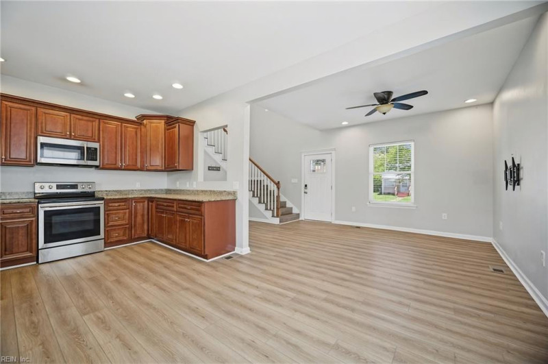 Photo 4 of 38 residential for sale in Norfolk virginia