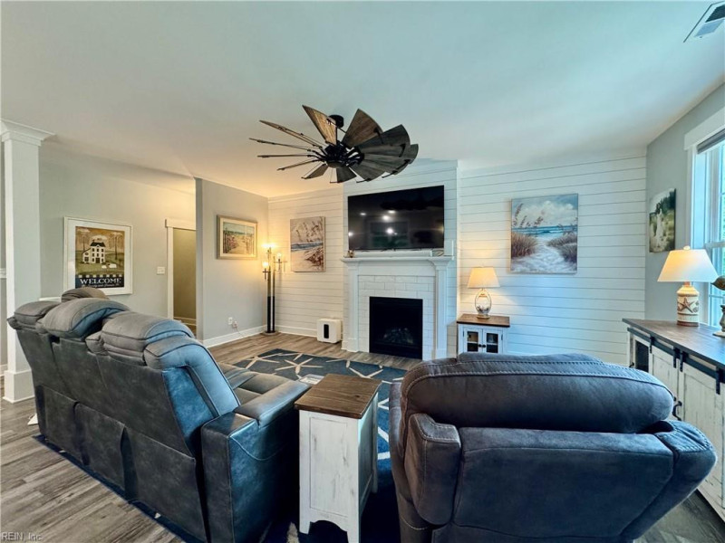 Photo 17 of 50 residential for sale in James City County virginia