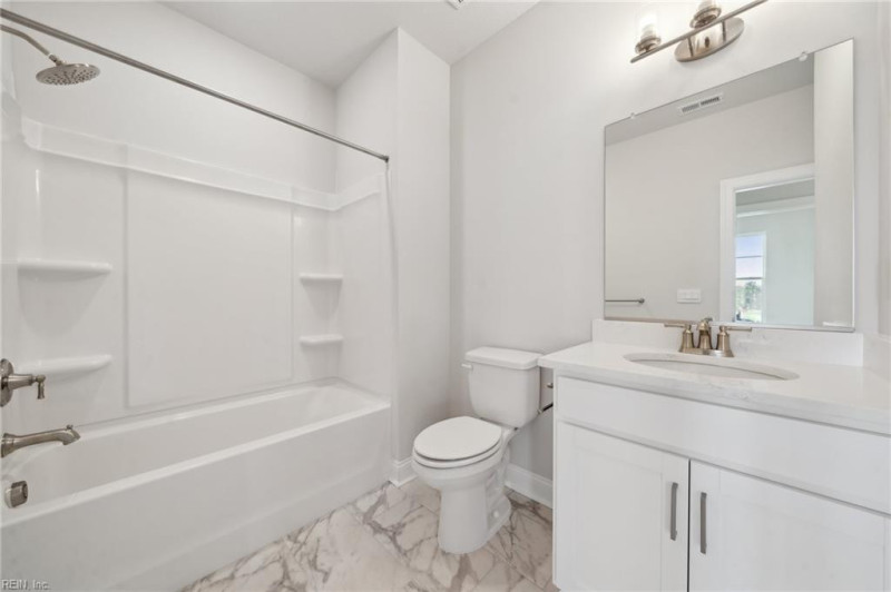 Photo 14 of 24 residential for sale in Chesapeake virginia
