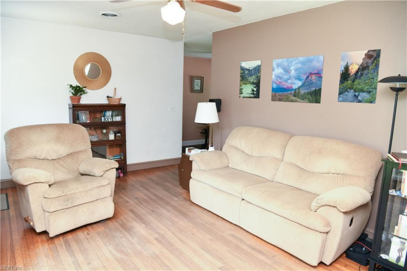 Photo 2 of 25 residential for sale in Isle of Wight County virginia
