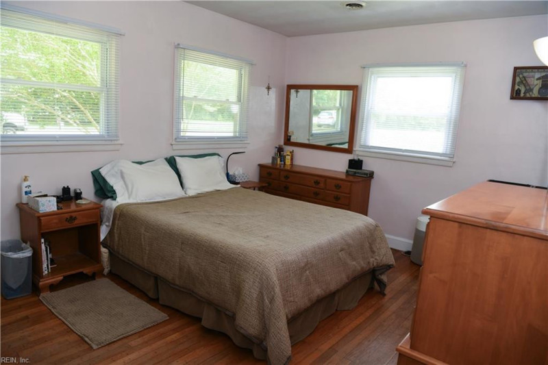 Photo 8 of 25 residential for sale in Isle of Wight County virginia