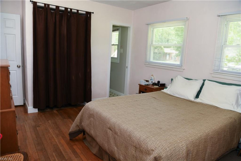 Photo 9 of 25 residential for sale in Isle of Wight County virginia