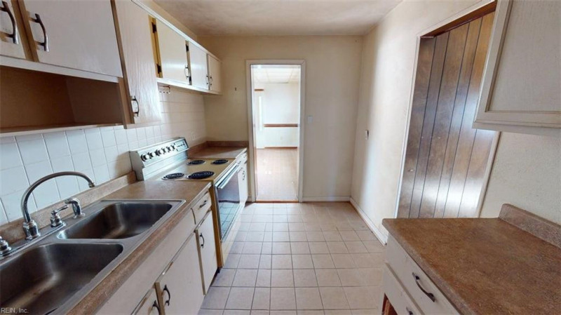 Photo 5 of 49 residential for sale in Virginia Beach virginia