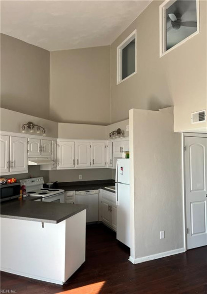 Photo 10 of 16 residential for sale in Norfolk virginia