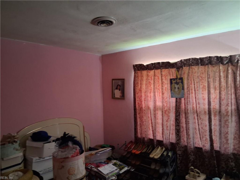 Photo 12 of 19 residential for sale in Virginia Beach virginia