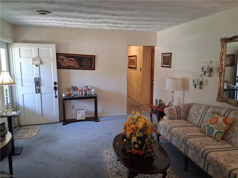 Photo 13 of 19 residential for sale in Virginia Beach virginia