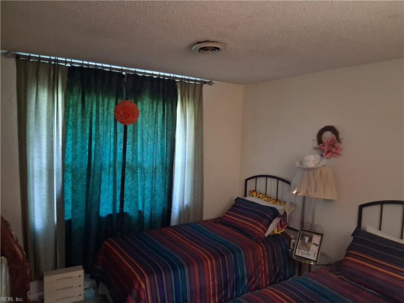 Photo 7 of 19 residential for sale in Virginia Beach virginia