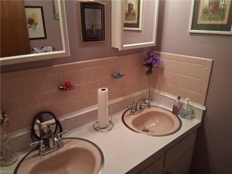 Photo 8 of 19 residential for sale in Virginia Beach virginia