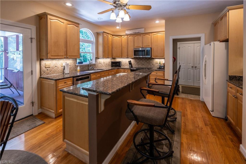 Photo 22 of 50 residential for sale in Chesapeake virginia