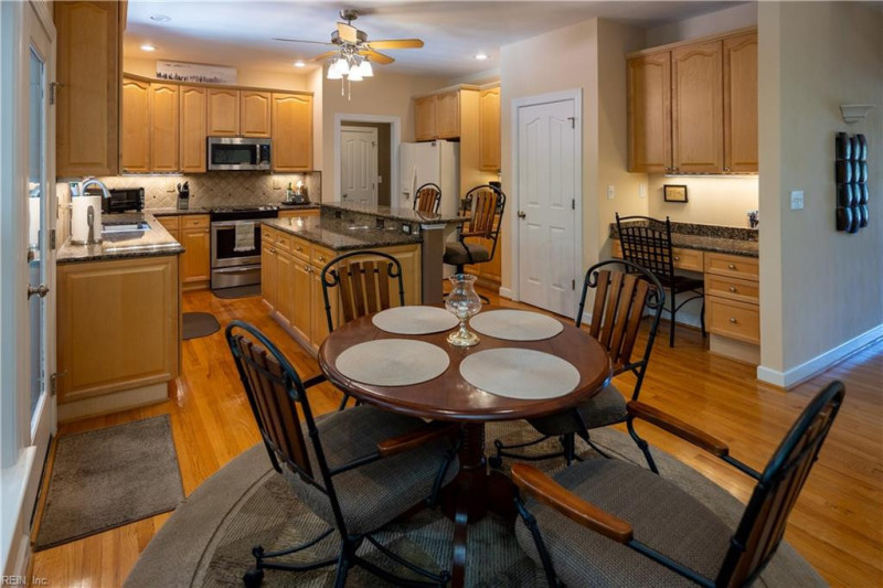 Photo 25 of 50 residential for sale in Chesapeake virginia