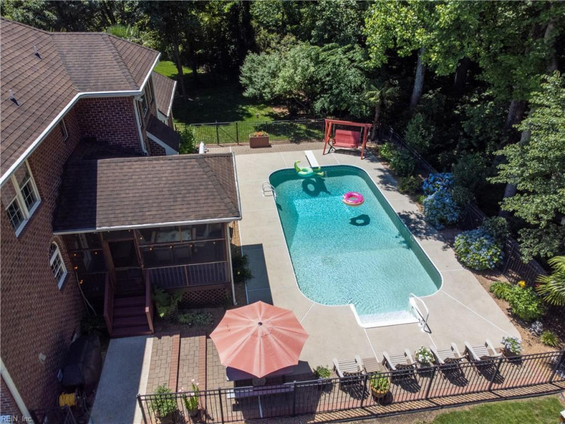 Photo 5 of 50 residential for sale in Chesapeake virginia