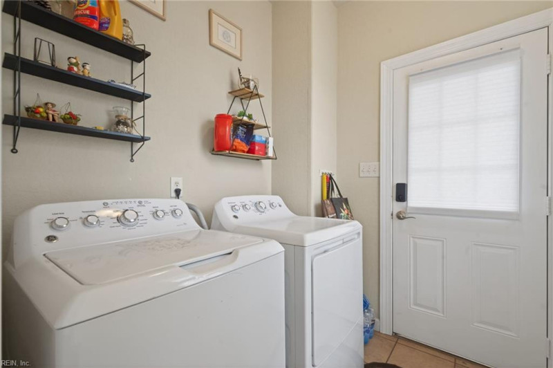 Photo 17 of 37 residential for sale in Norfolk virginia