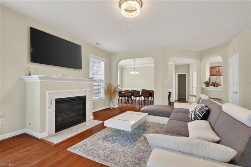 Photo 6 of 37 residential for sale in Norfolk virginia