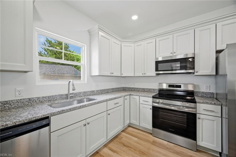 Photo 8 of 25 residential for sale in Suffolk virginia