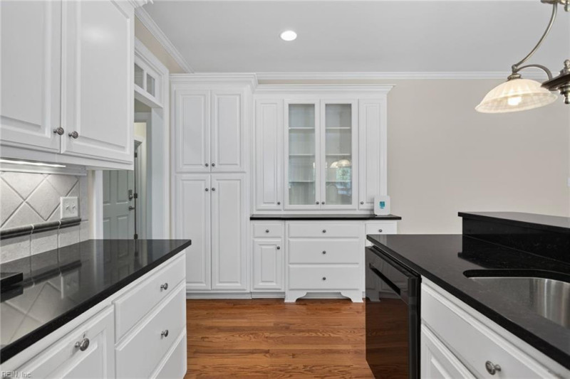 Photo 11 of 32 residential for sale in Newport News virginia