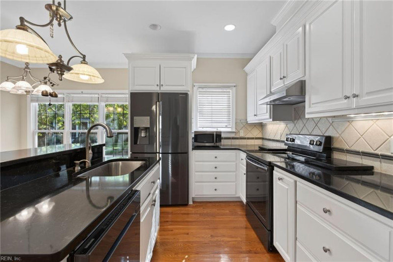 Photo 12 of 32 residential for sale in Newport News virginia