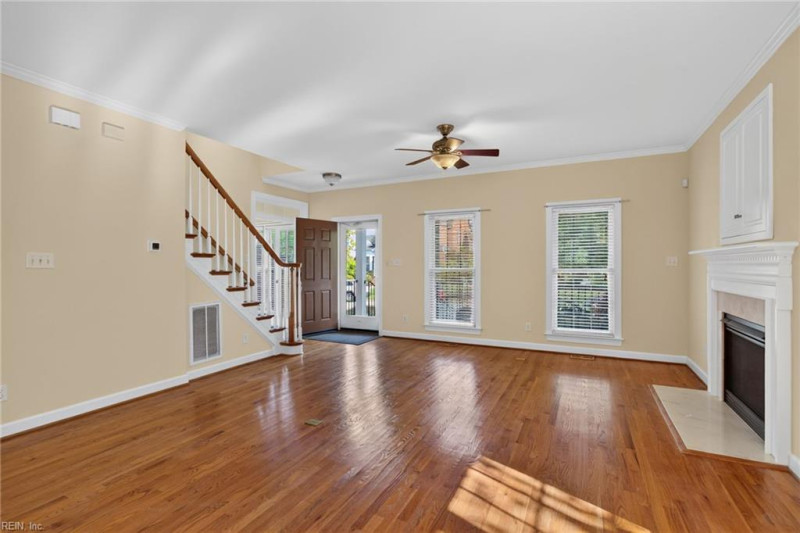 Photo 5 of 32 residential for sale in Newport News virginia