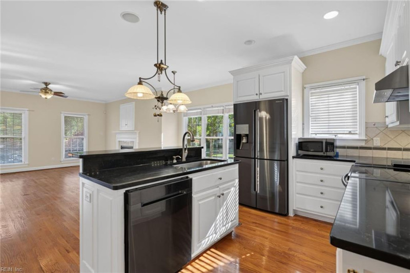 Photo 8 of 32 residential for sale in Newport News virginia