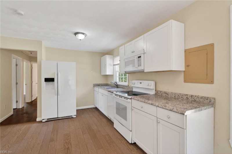 Photo 10 of 23 residential for sale in Chesapeake virginia