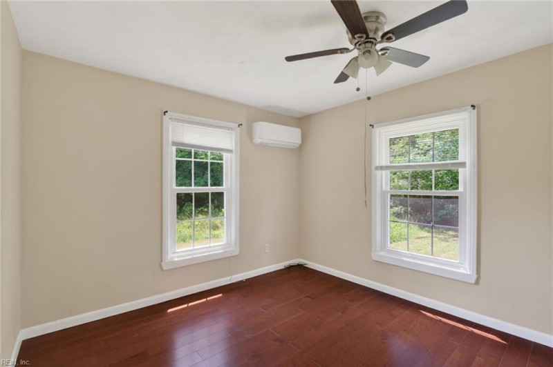 Photo 16 of 23 residential for sale in Chesapeake virginia