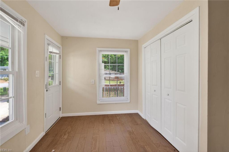 Photo 9 of 23 residential for sale in Chesapeake virginia