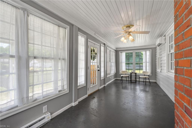 Photo 14 of 37 residential for sale in Isle of Wight County virginia