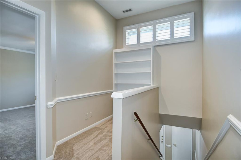 Photo 11 of 43 residential for sale in Virginia Beach virginia