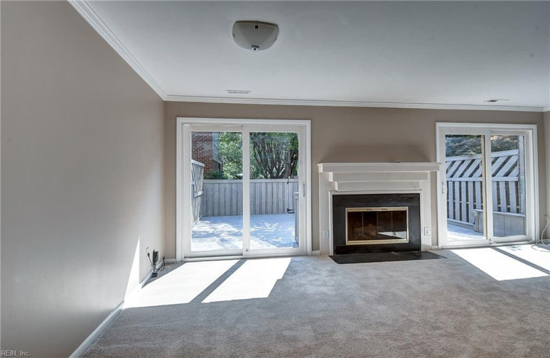 Photo 12 of 43 residential for sale in Virginia Beach virginia