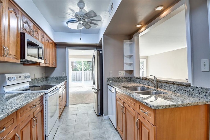 Photo 5 of 43 residential for sale in Virginia Beach virginia