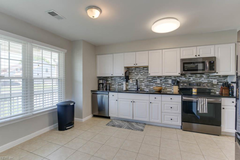 Photo 14 of 31 residential for sale in Virginia Beach virginia