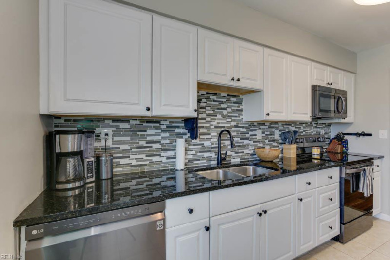 Photo 16 of 31 residential for sale in Virginia Beach virginia
