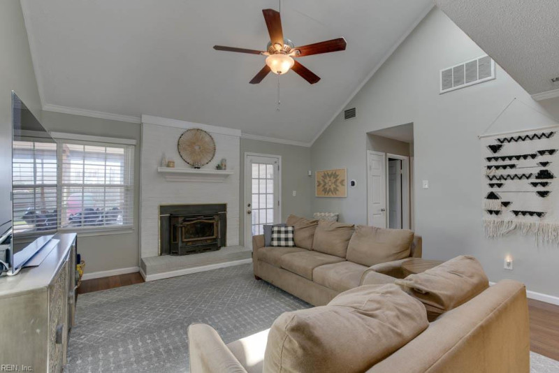 Photo 7 of 31 residential for sale in Virginia Beach virginia