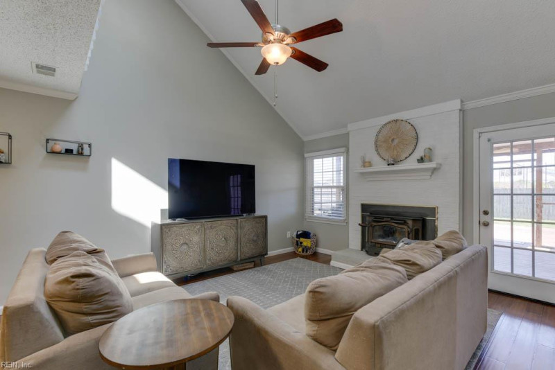 Photo 8 of 31 residential for sale in Virginia Beach virginia