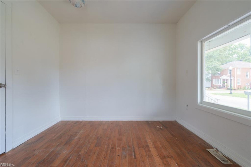 Photo 10 of 15 residential for sale in Suffolk virginia