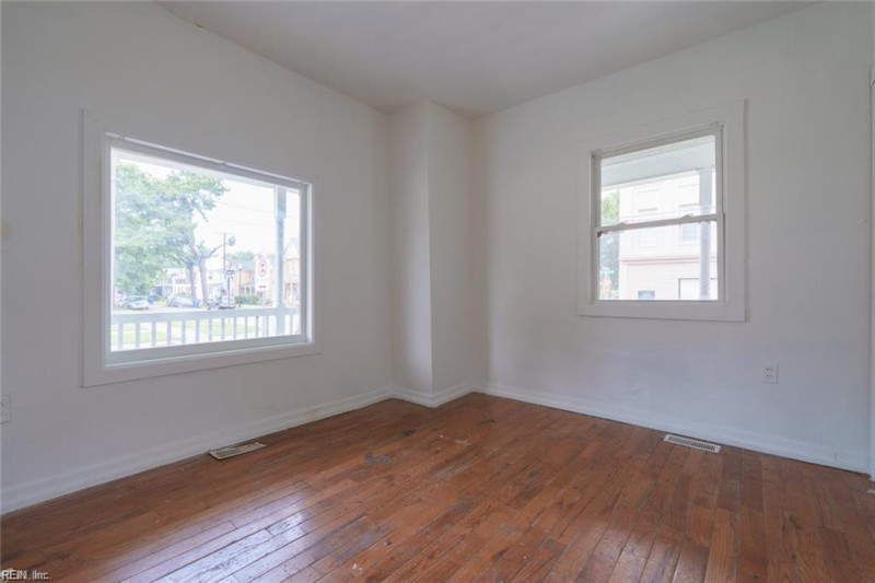 Photo 12 of 15 residential for sale in Suffolk virginia