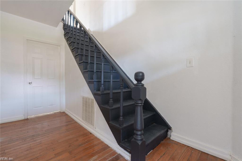 Photo 14 of 15 residential for sale in Suffolk virginia