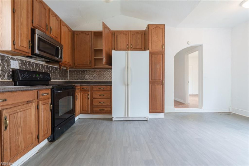 Photo 4 of 15 residential for sale in Suffolk virginia