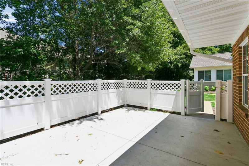 Photo 38 of 39 residential for sale in York County virginia